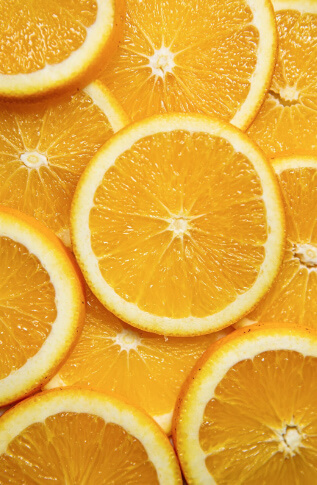 Slice of oranges piled together